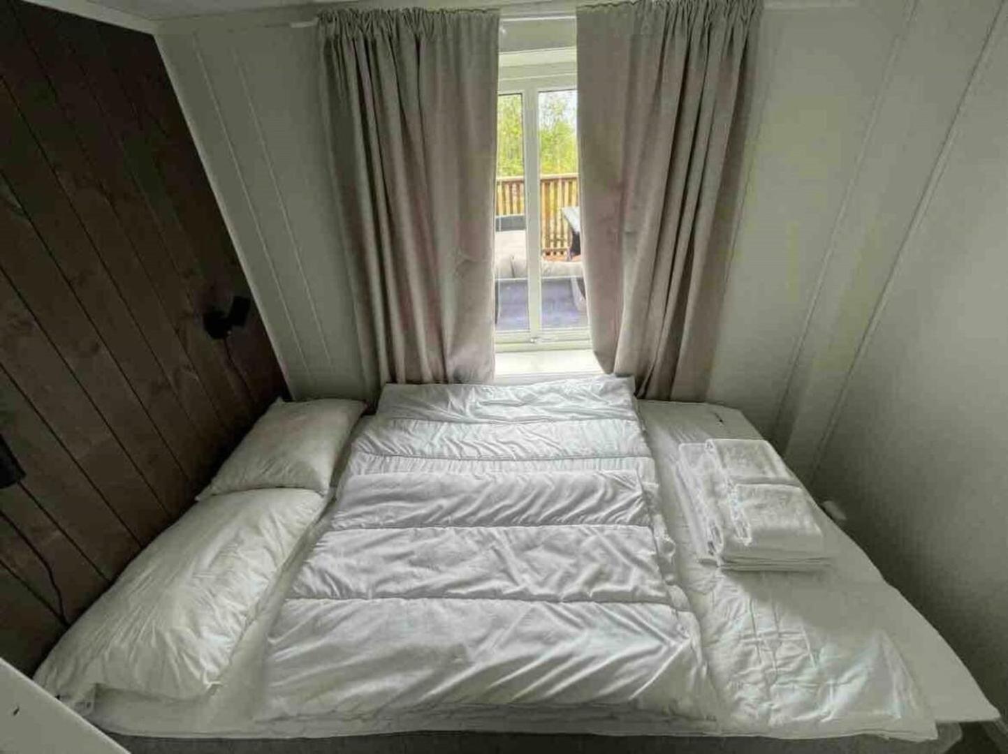 Kb Basement Apartment Sørvågen Eksteriør billede
